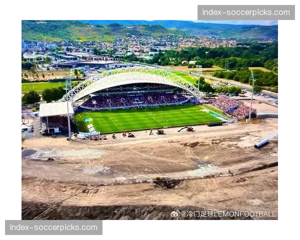 克莱蒙主场启用新排水系统，称将减少雨战对地面传控打法的影响